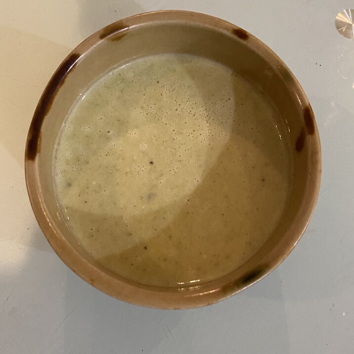 ココナッツミルクでブロッコリースープ